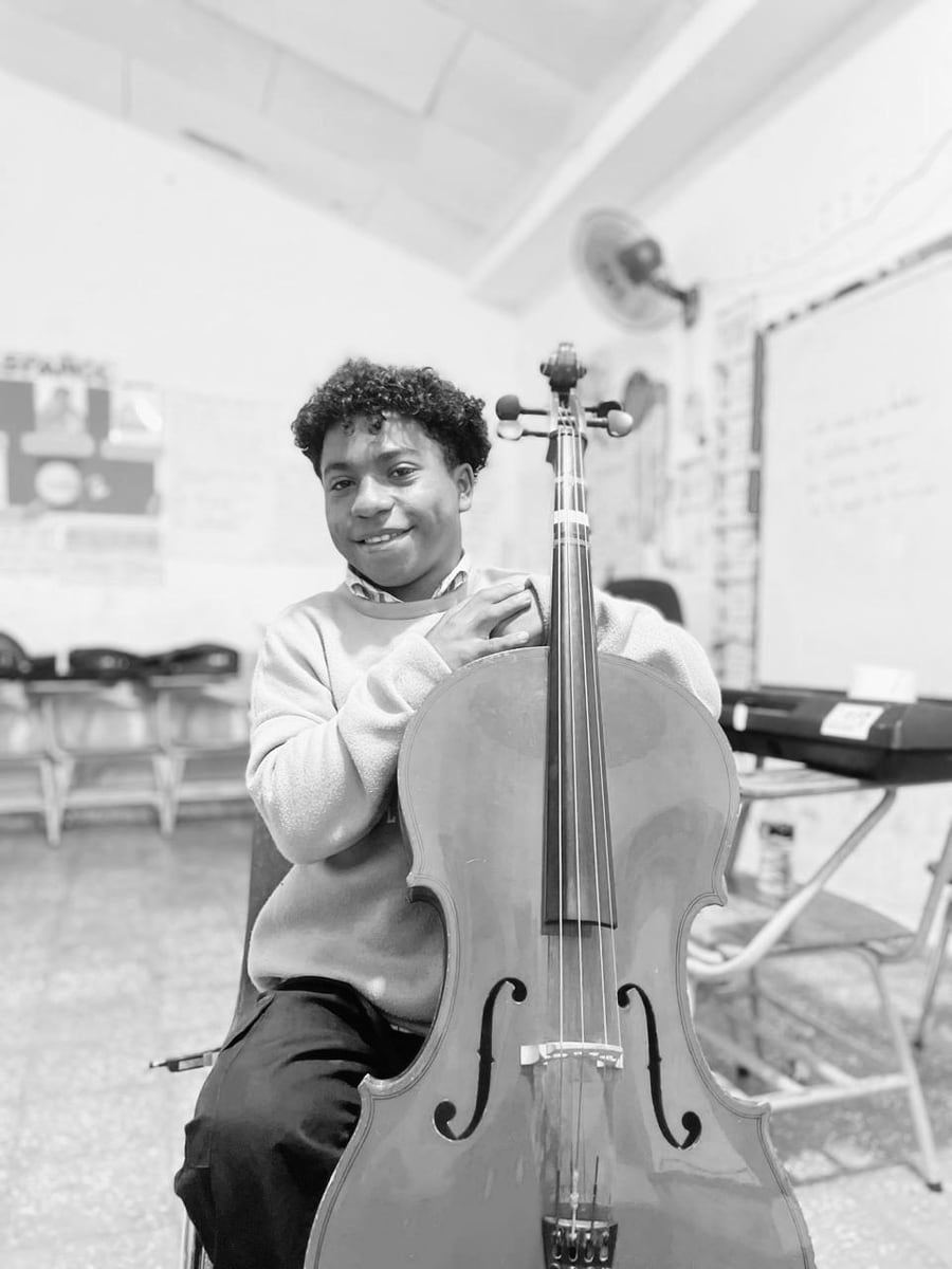 Nefi Fabricio Sánchez Chirinos, Profesor de violonchelo